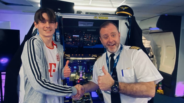 SimFly Darlington Recieve Training from a Fully Qualified Pilot 768x432
