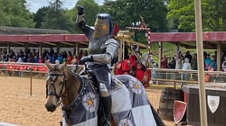 Warwick-Castle-The-War-of-The-Roses