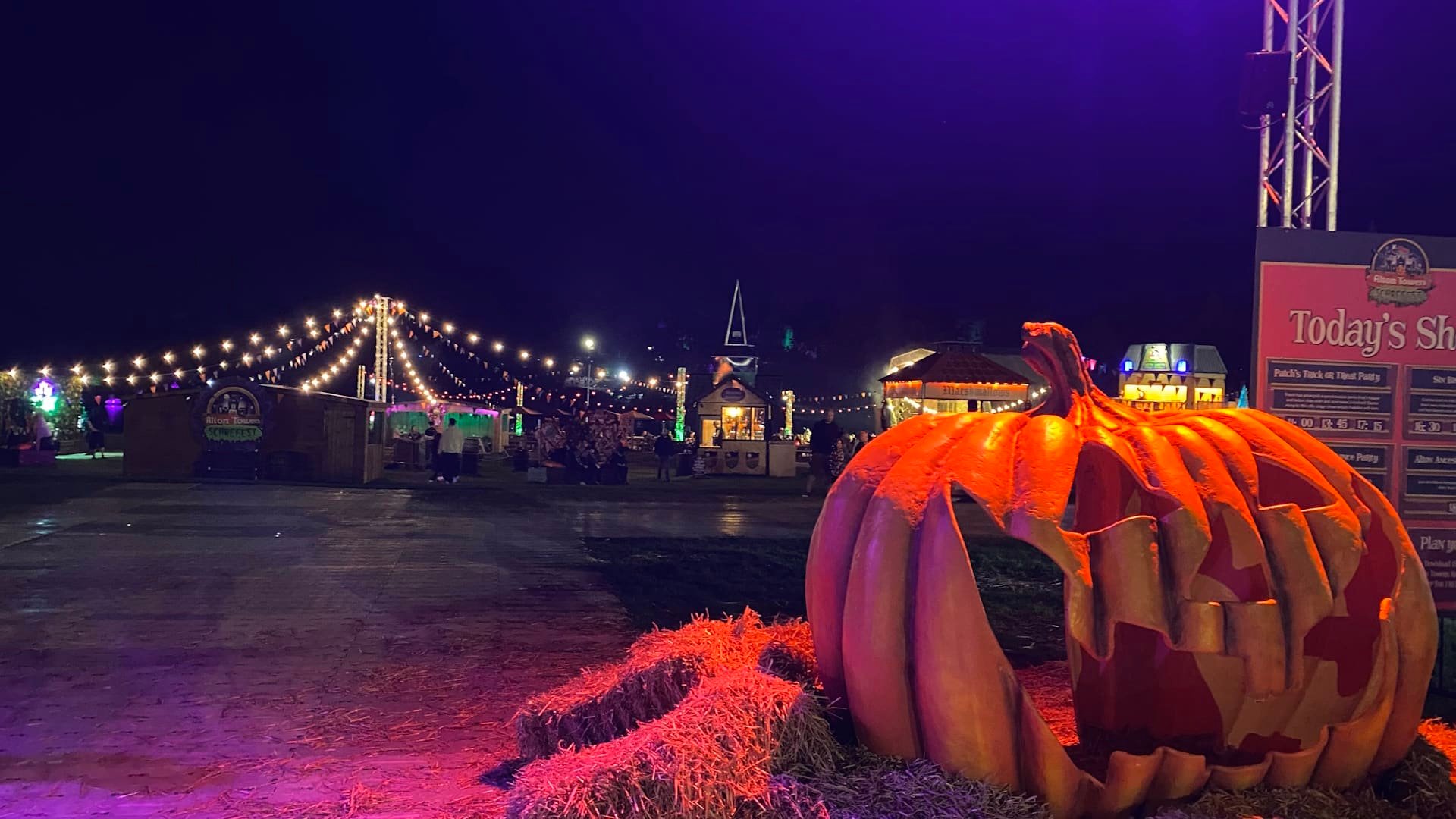 Alton Towers Scarefest Review - Food Village