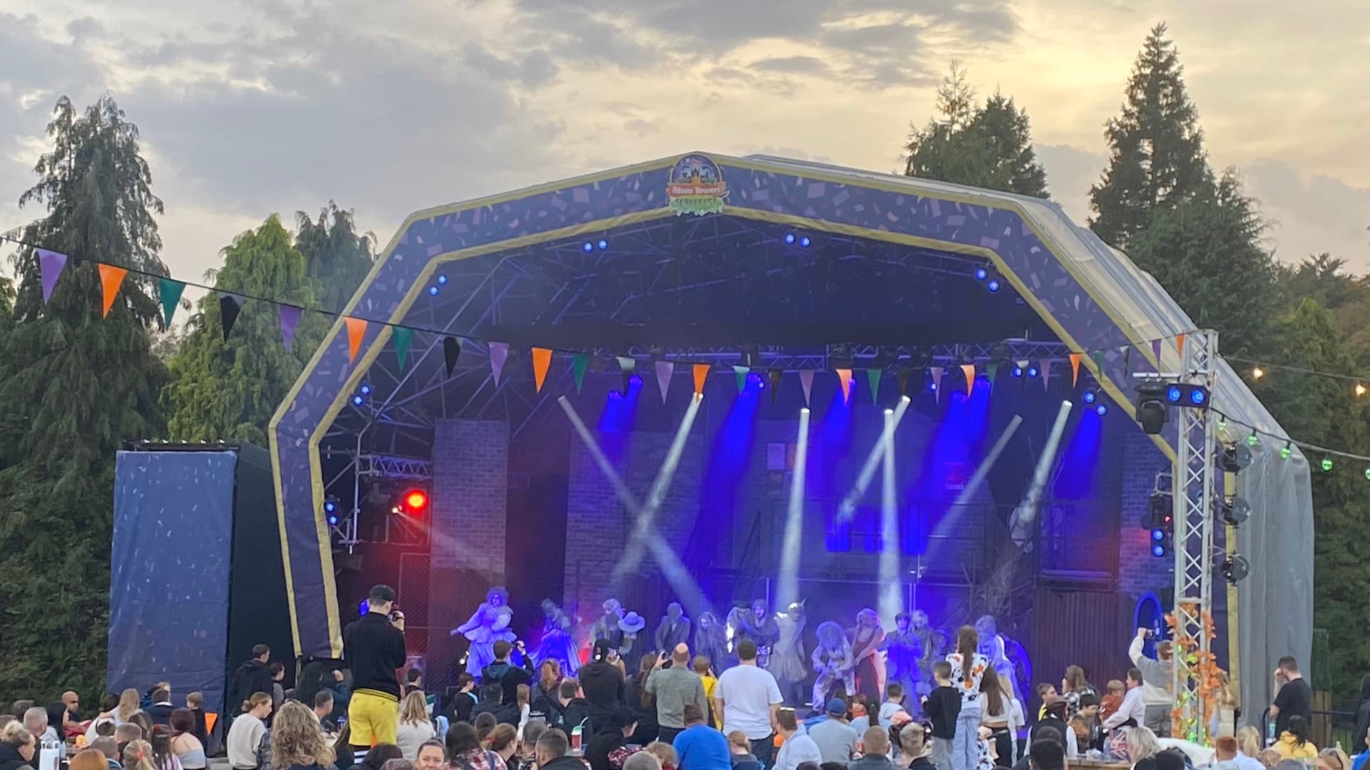 Alton Towers Scarefest Review - Live Entertainment