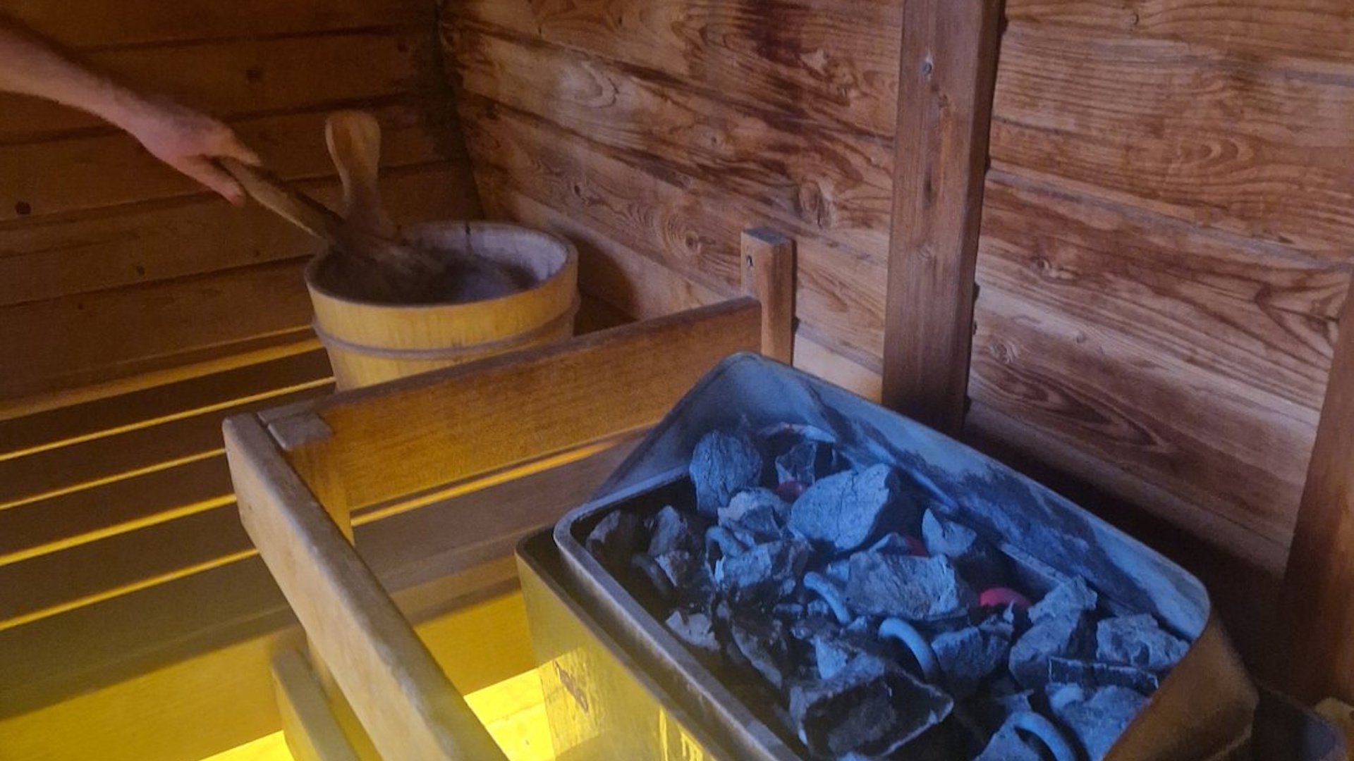 Bridge Hotel Spa - Applewood Sauna