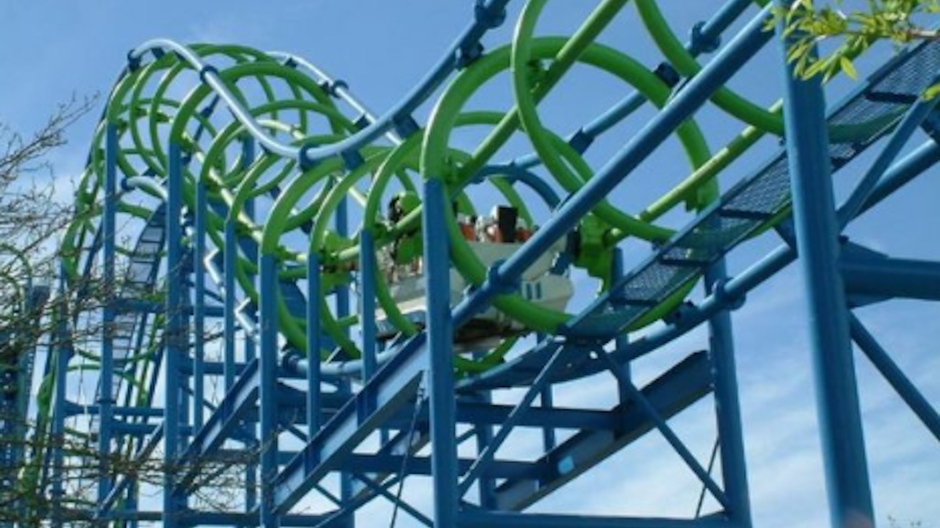 Arrow Pipeline - Roller Coaster