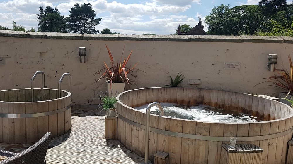 Bridge Hotel Spa - Outdoor Hot Tubs