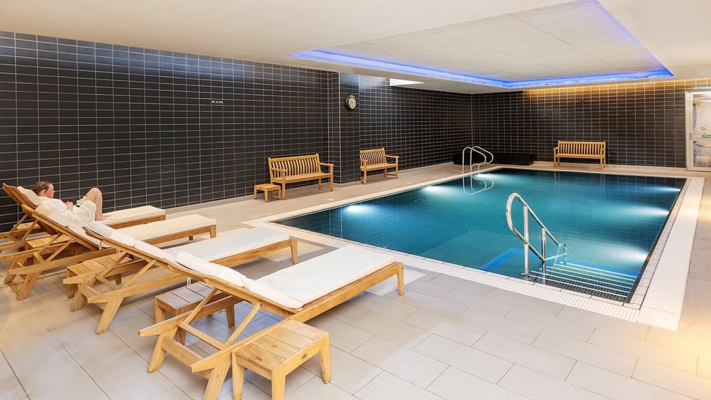 Crowne Plaza Hotel Swimming Pool