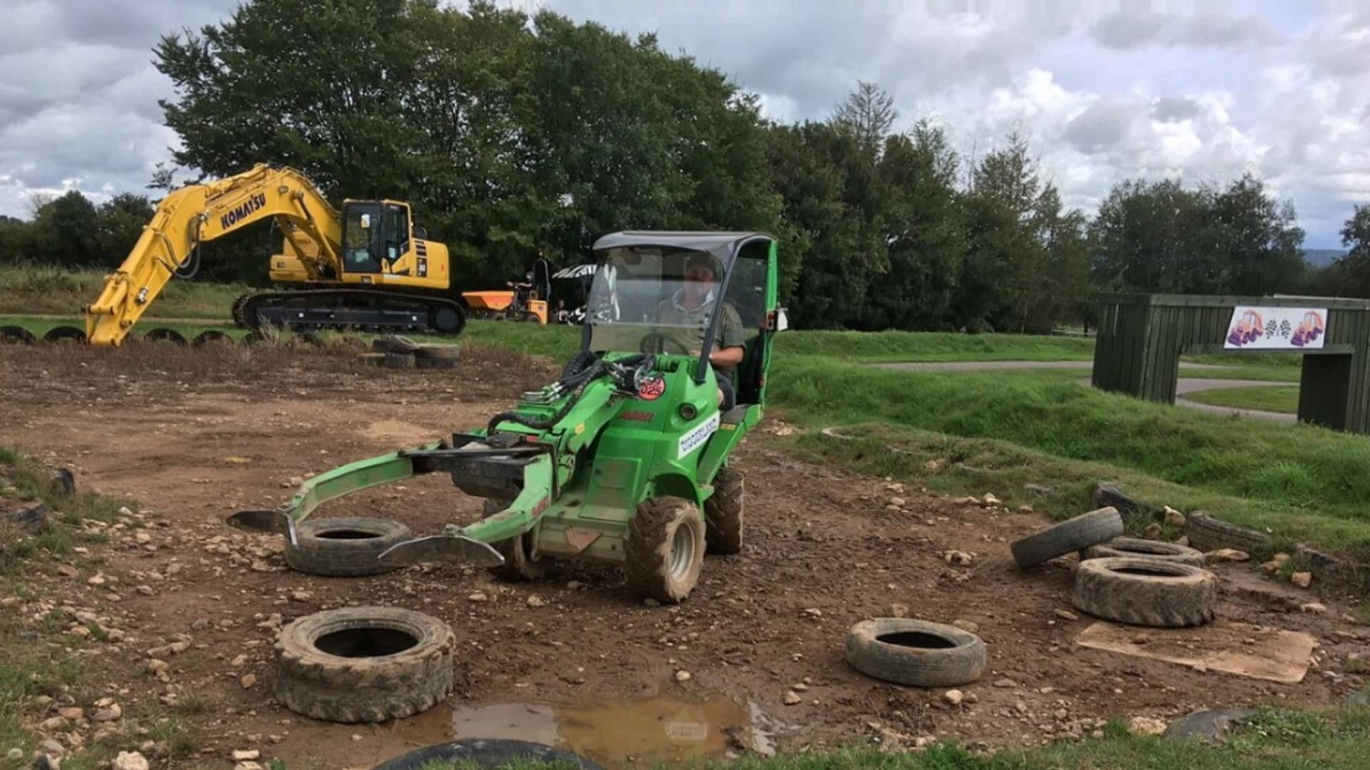 Diggerland Devon - Stack Attack