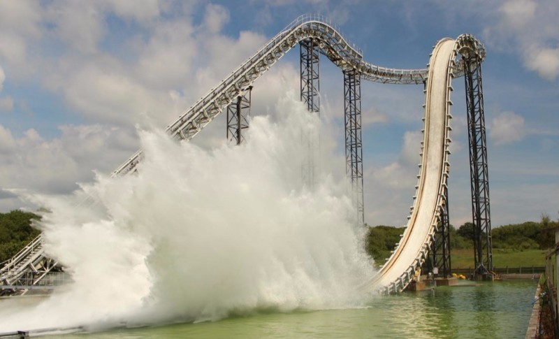 Hasil gambar untuk Vertical Log Flume- Oakwood Theme Park, UK