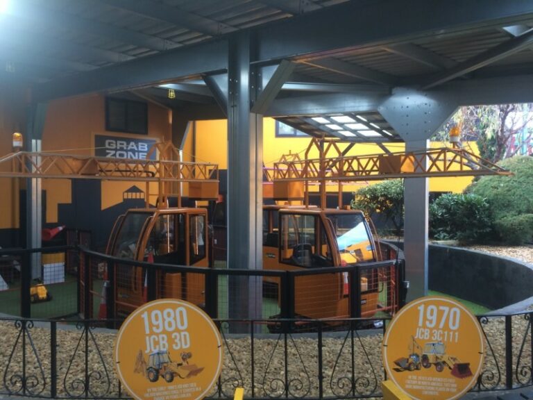 Gullivers Land Milton Keynes - JCB Grab Zone Gullivers Land Milton Keynes - JCB Grab Zone