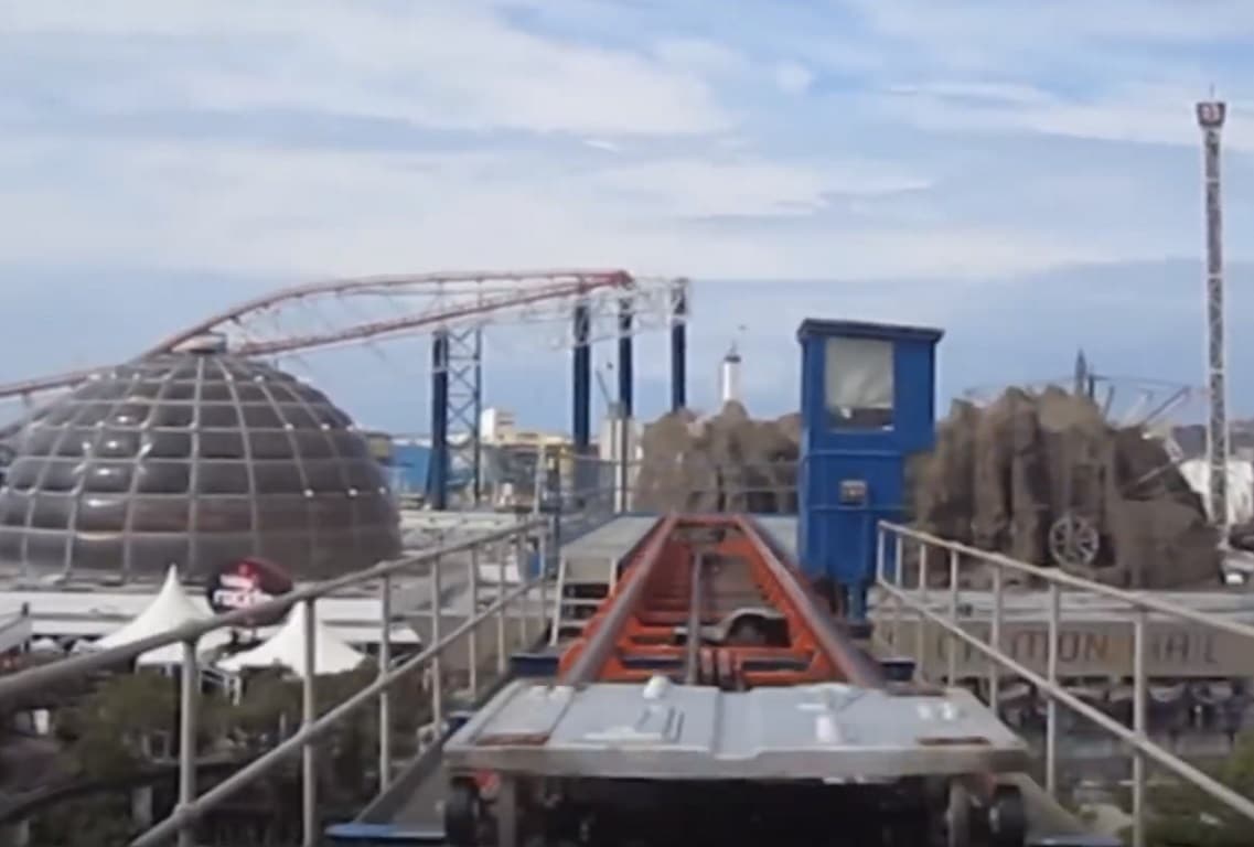 Electric Motor and Spring Tension Launch - Revolution Blackpool Pleasure Beach