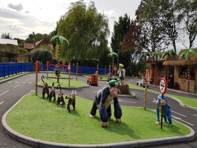 Sundown Adventureland - Monkey Mayhem Driving School Sundown Adventureland - Monkey Mayhem Driving School