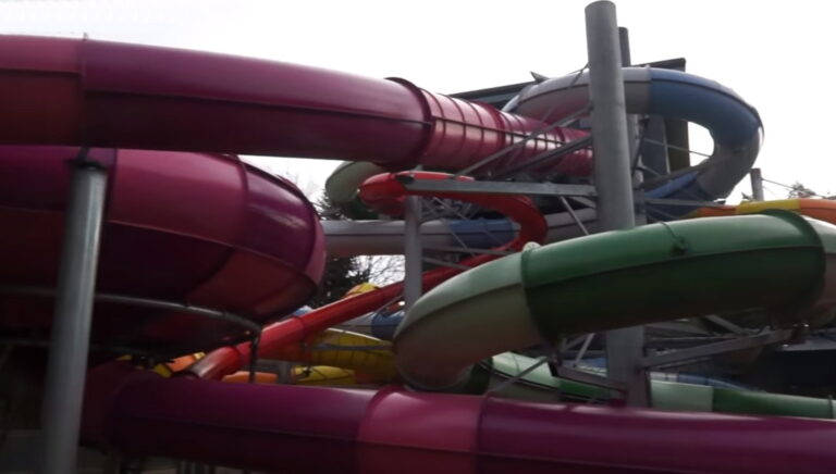 Coral Reef Waterworld Waterslides 768x436