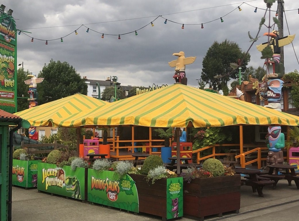 Dining-Saurs Cafe at Adventure Island