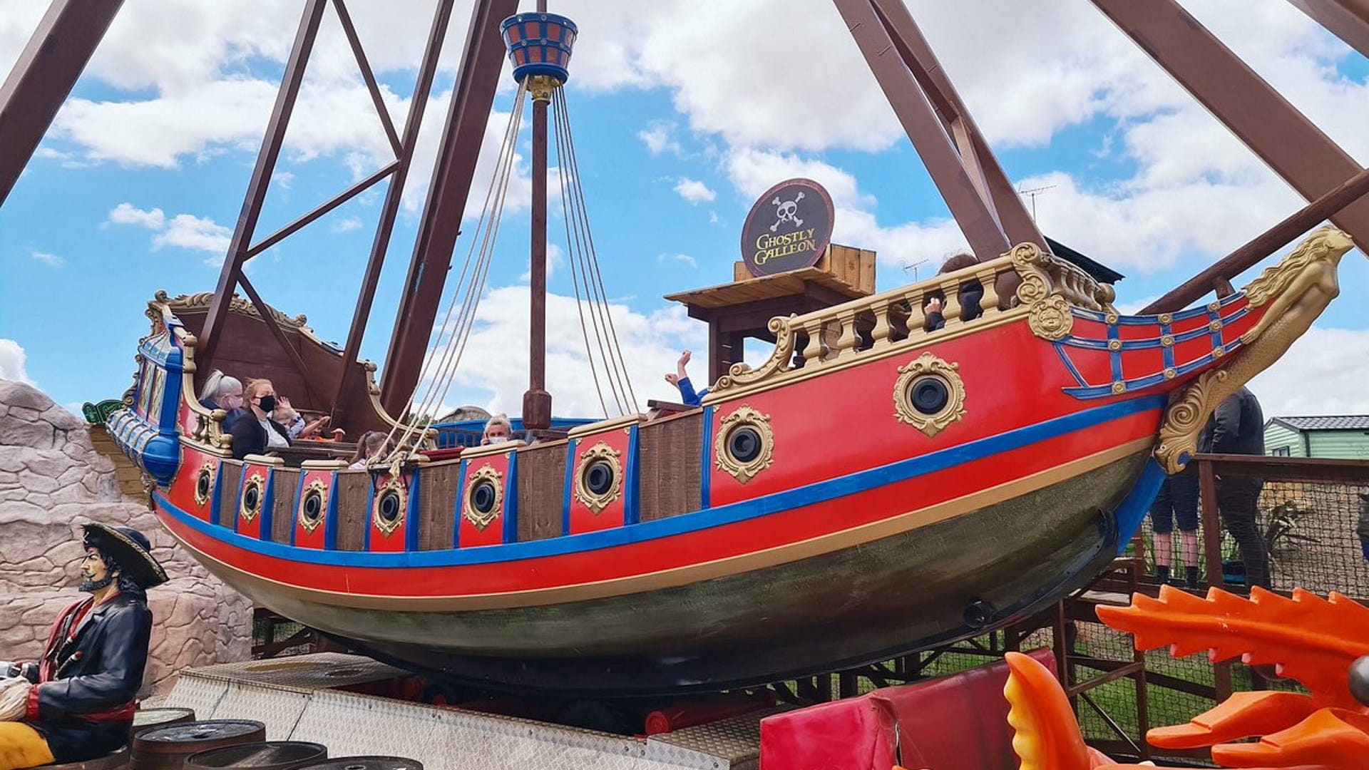 Gullivers Valley Ghostly Galleon