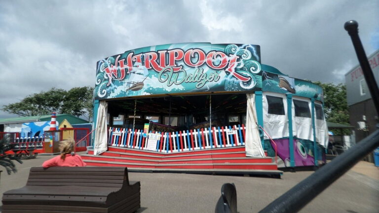 Harbour Park Whirlpool Waltzer 768x432
