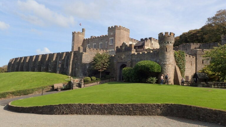 Watermouth Family Theme Park and Castle Castle 768x432