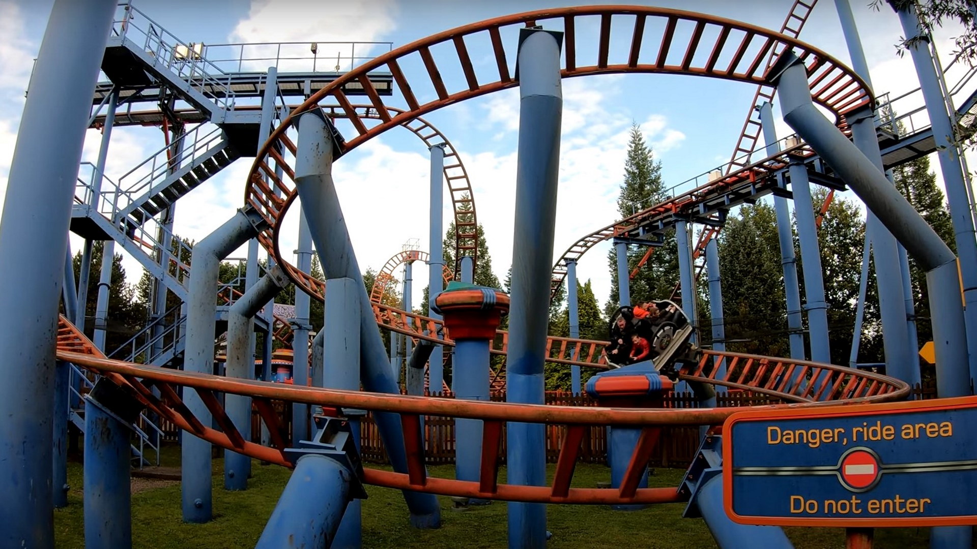 Alton Towers Resort - Spinball Whizzer