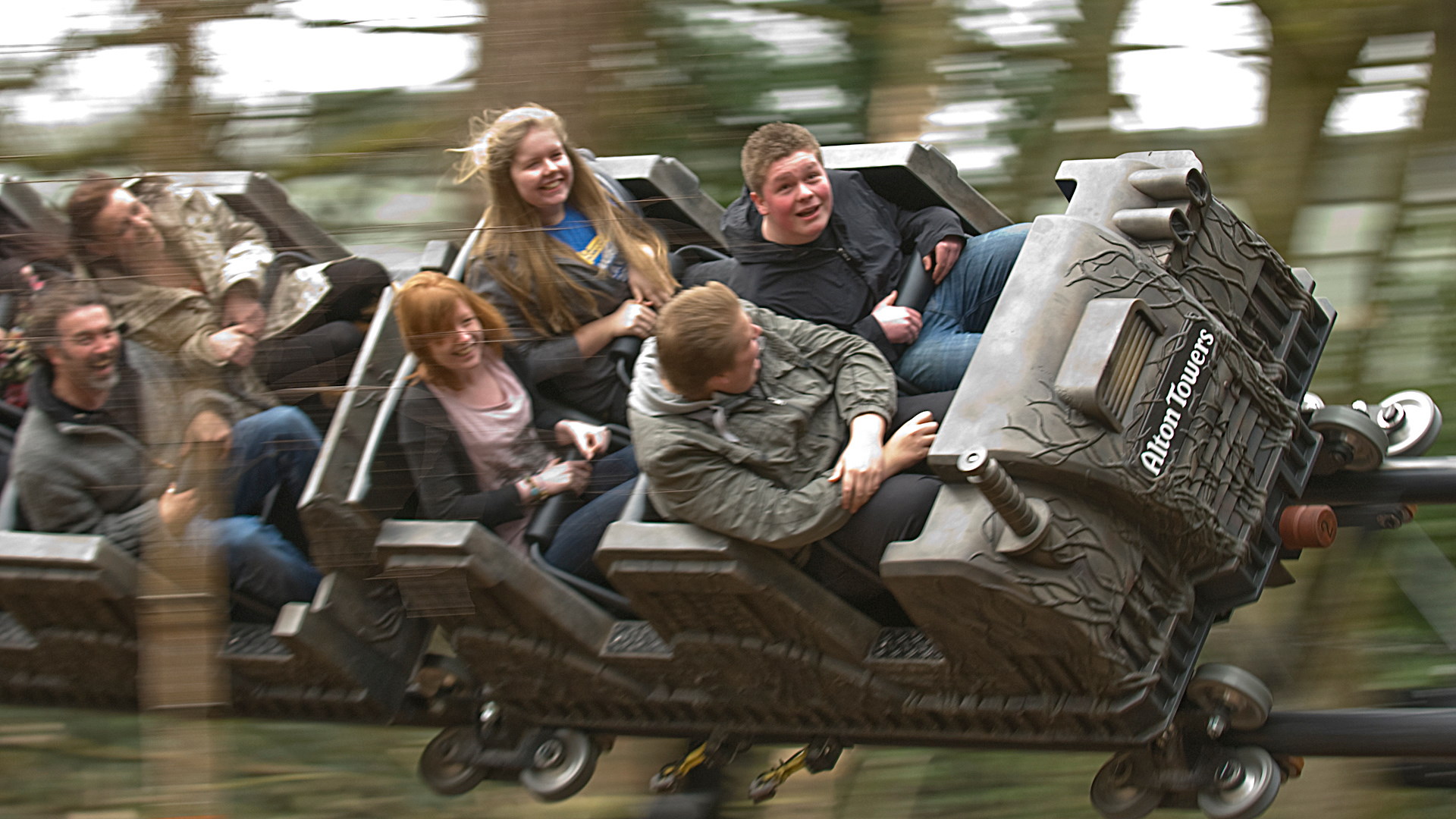 Alton Towers Resort - Thi3teen