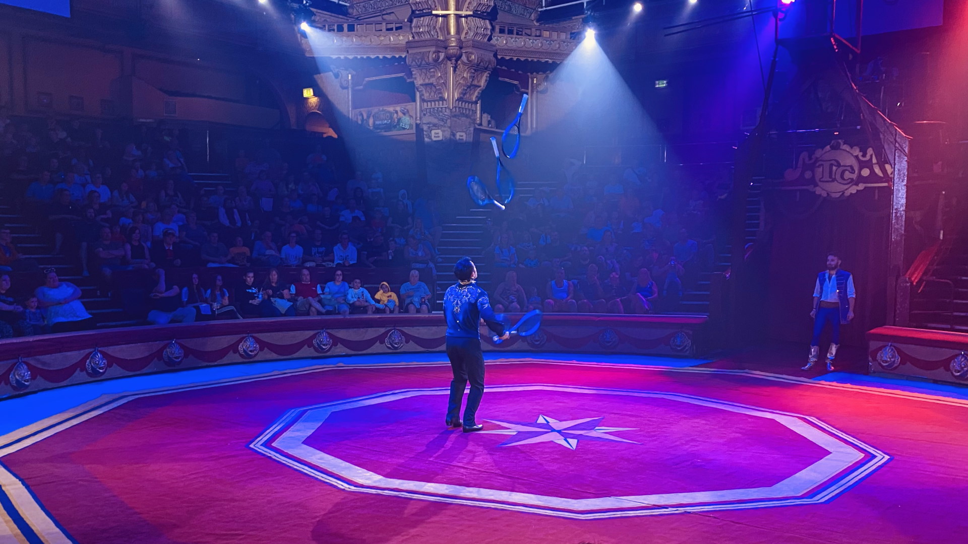 The Blackpool Tower Circus - Juggling Act