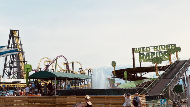 Fantasy Island - Wild River Rapids