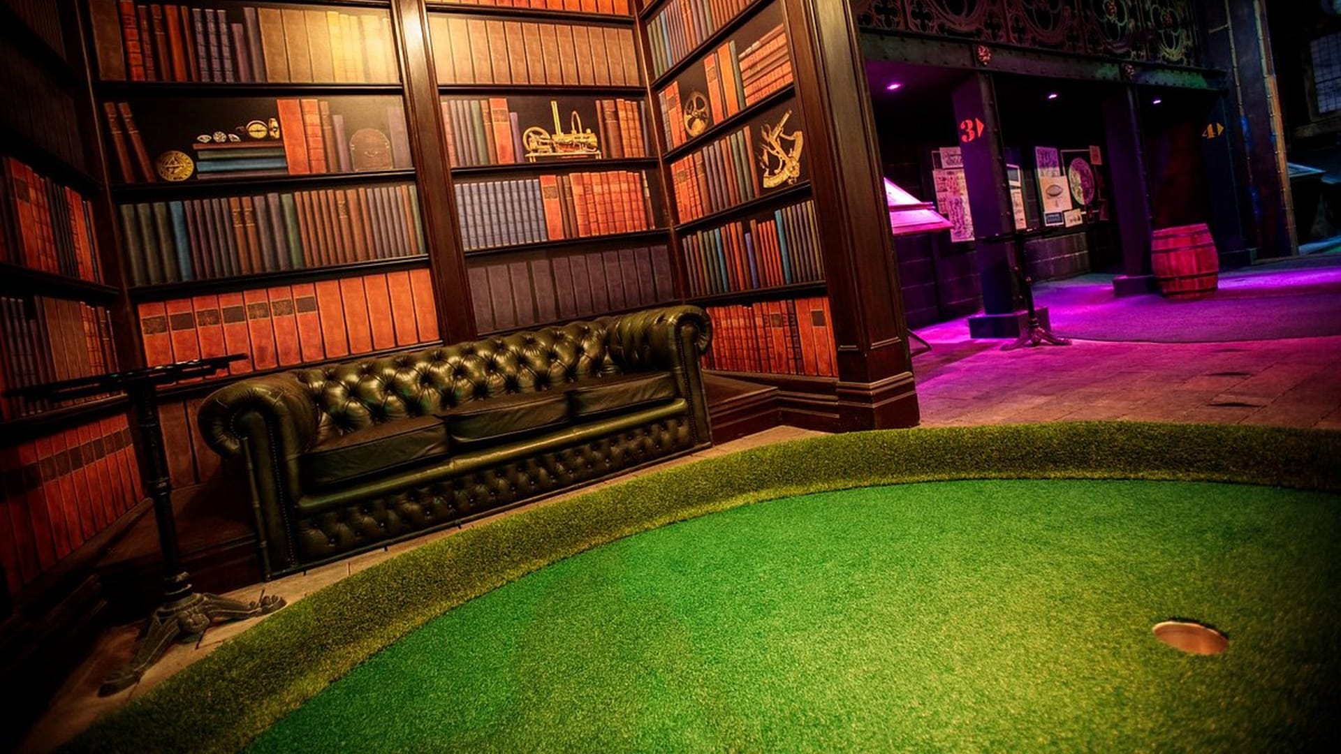Mr Mulligans - Space Adventure Golf