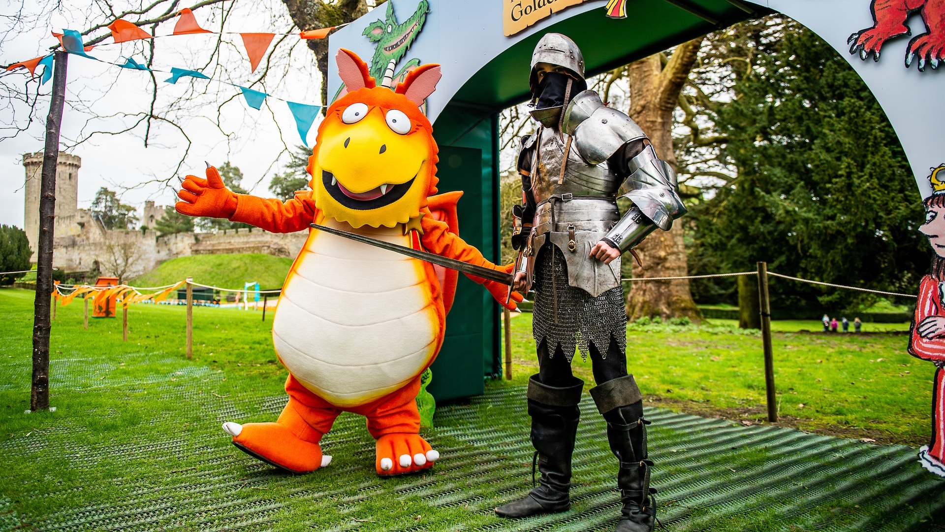 Warwick Castle - Zog