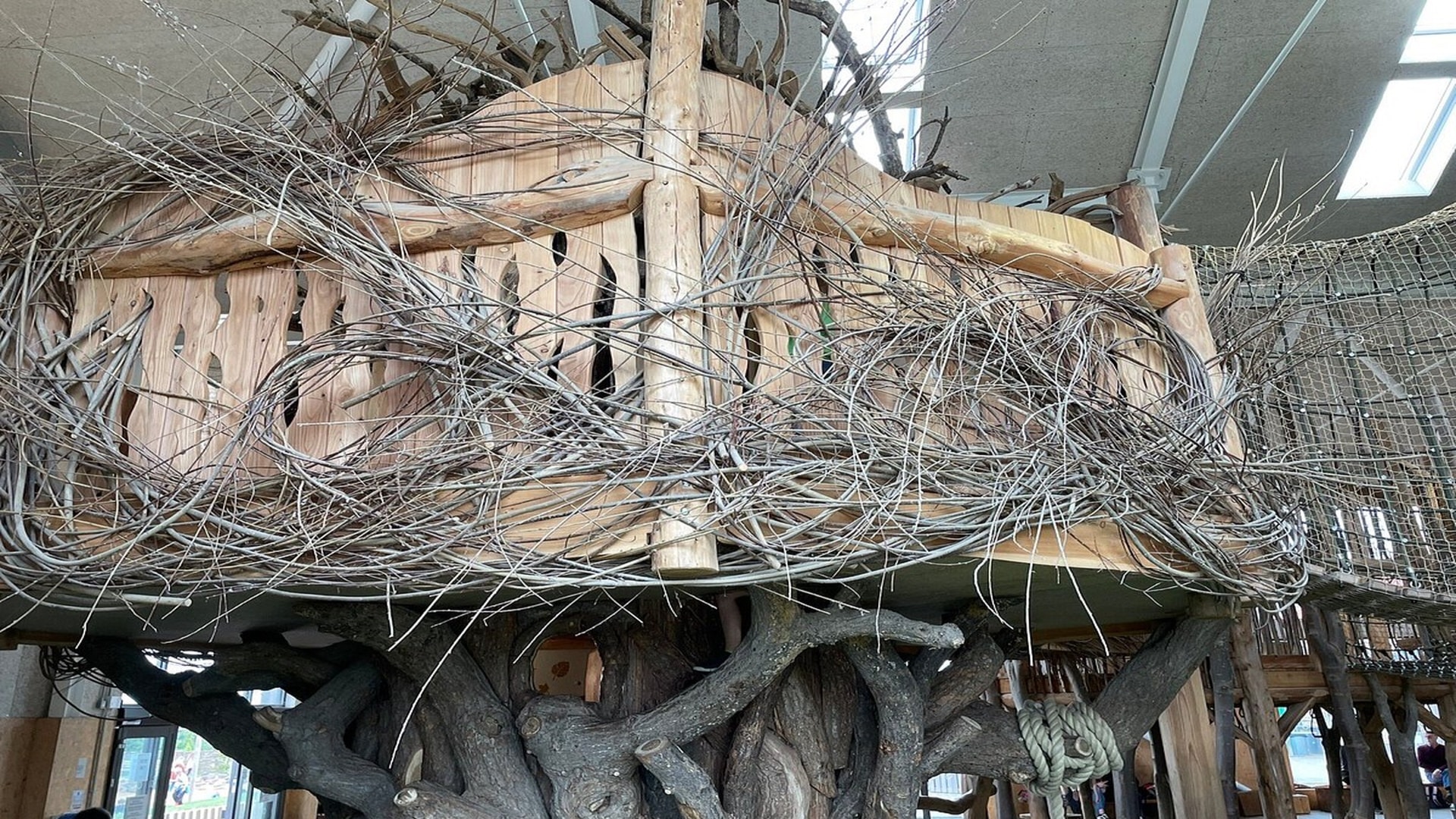 Williams Den - Indoor Treehouse Nest