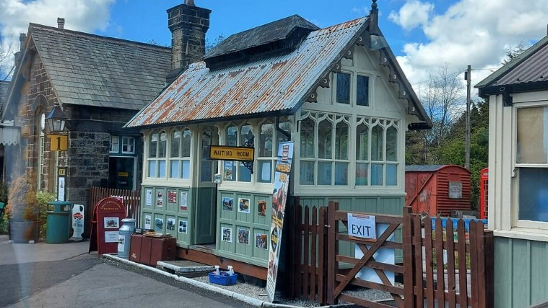 Embsay & Bolton Abbey Steam Railway - Embsay Station Waiting Room