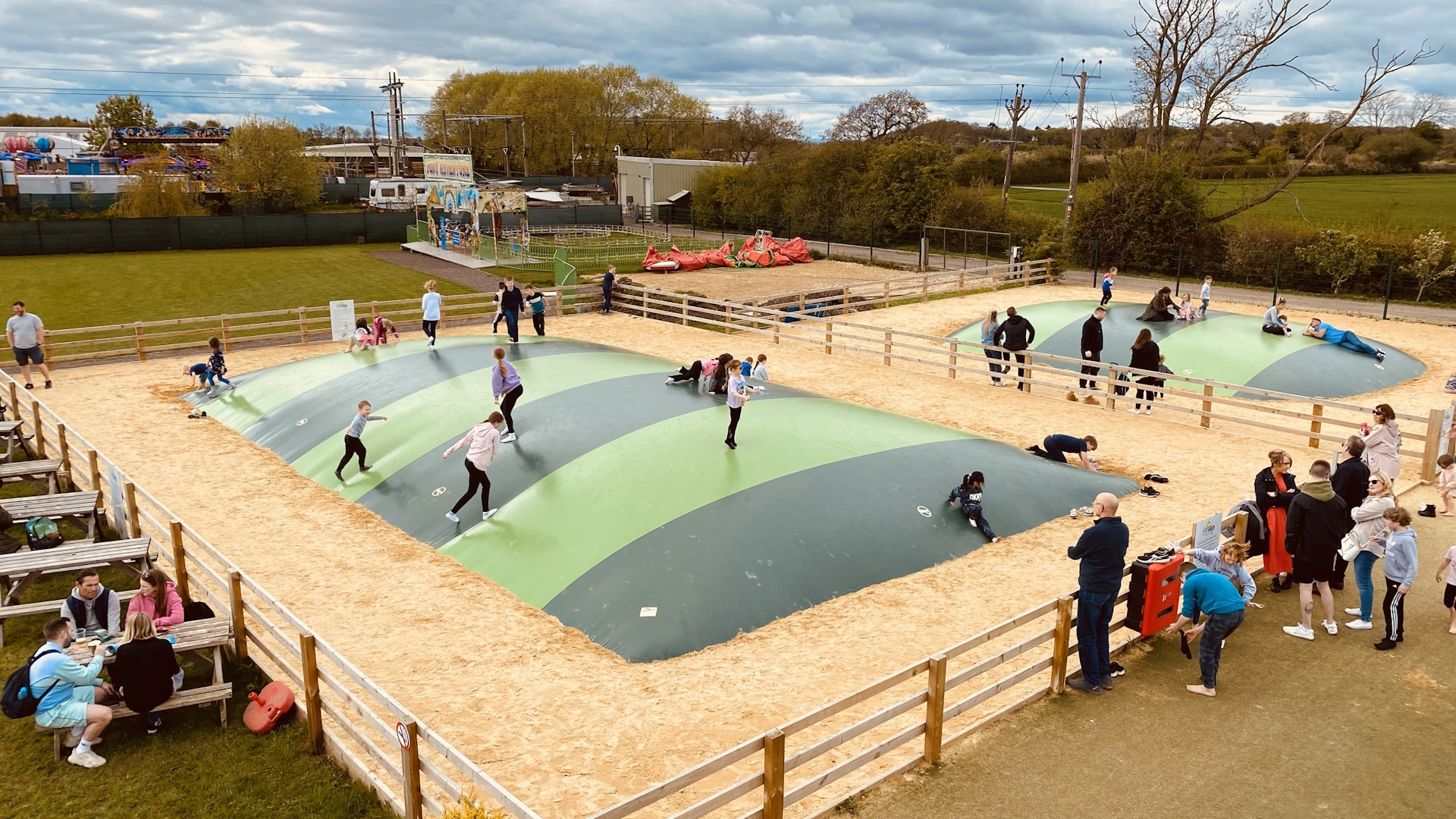 The Web Adventure Park - Bouncing Pillows