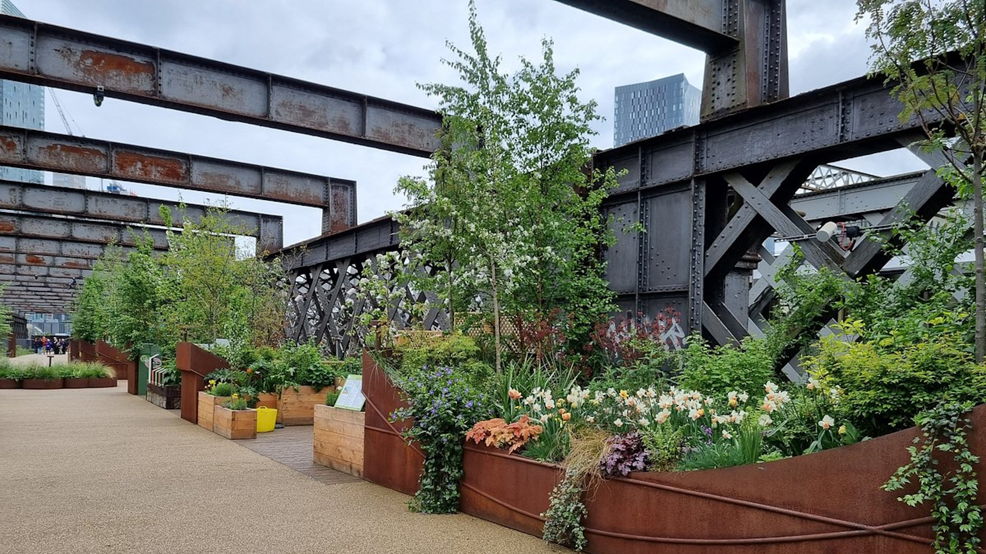 Castlefield Viaduct - Flowers