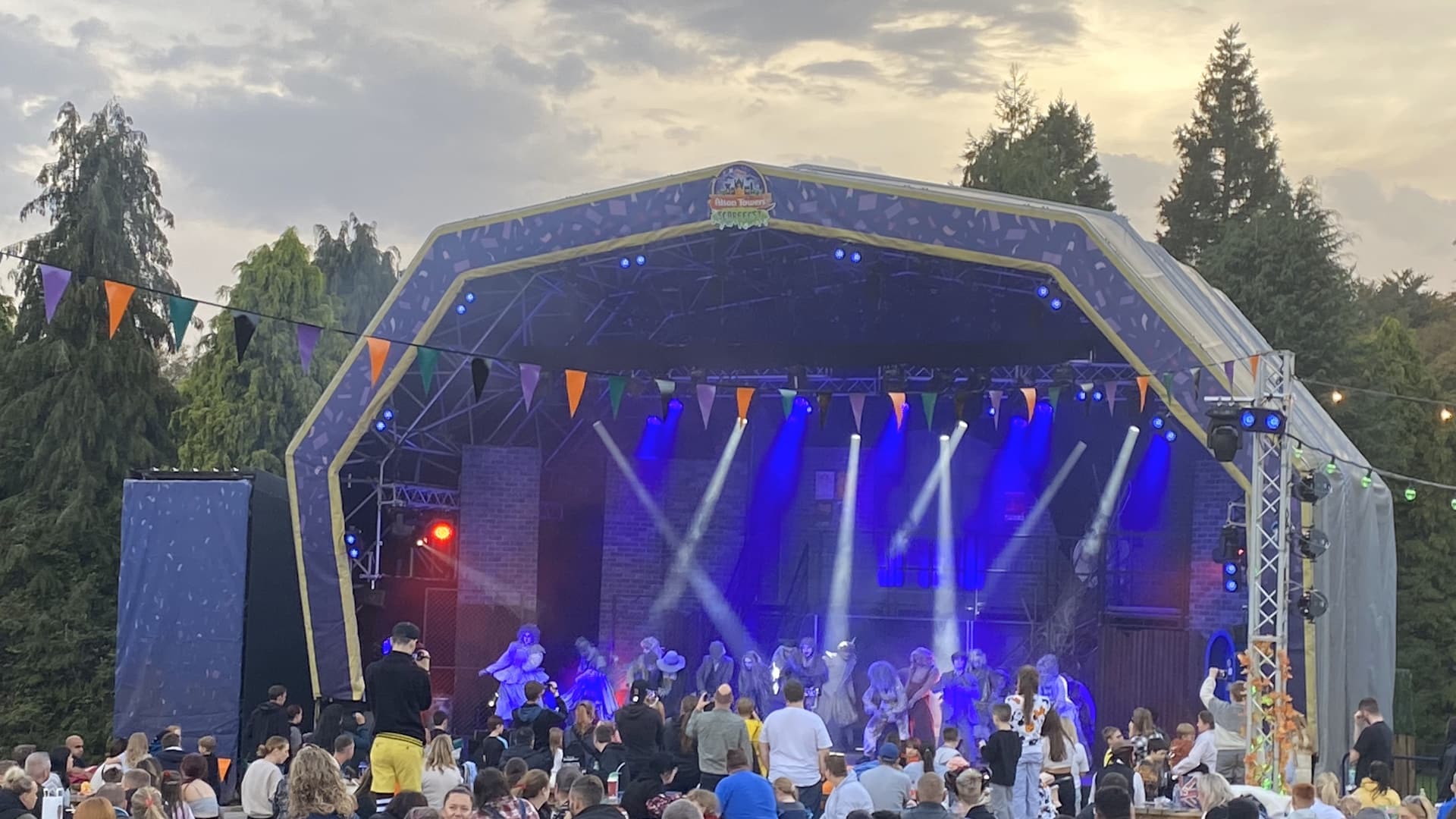 Alton Towers Scarefest Review - Live Entertainment