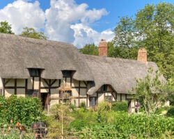 Discount Entry to Attractions in Warwickshire (Shakespeare's England Pass) Anne Hathaway's cottage - Stratford-Upon-Avon