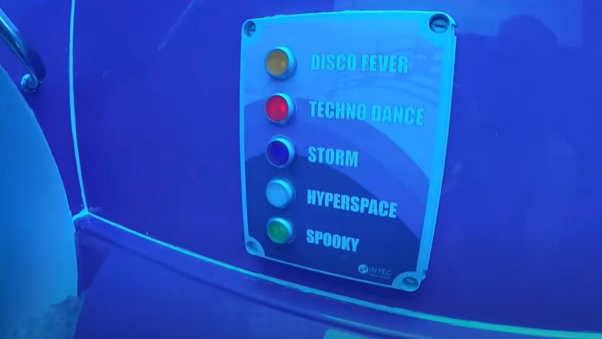Unity Splash Waterpark - Disco Slide