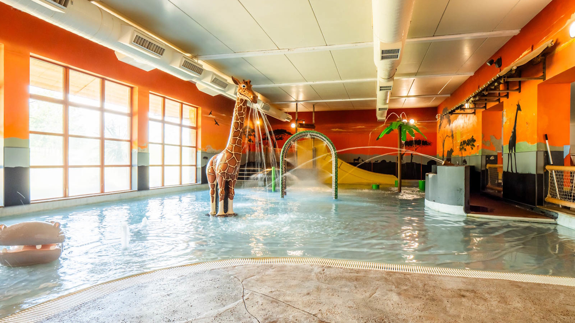 Chessington World of Adventures - Savannah Slash Pool