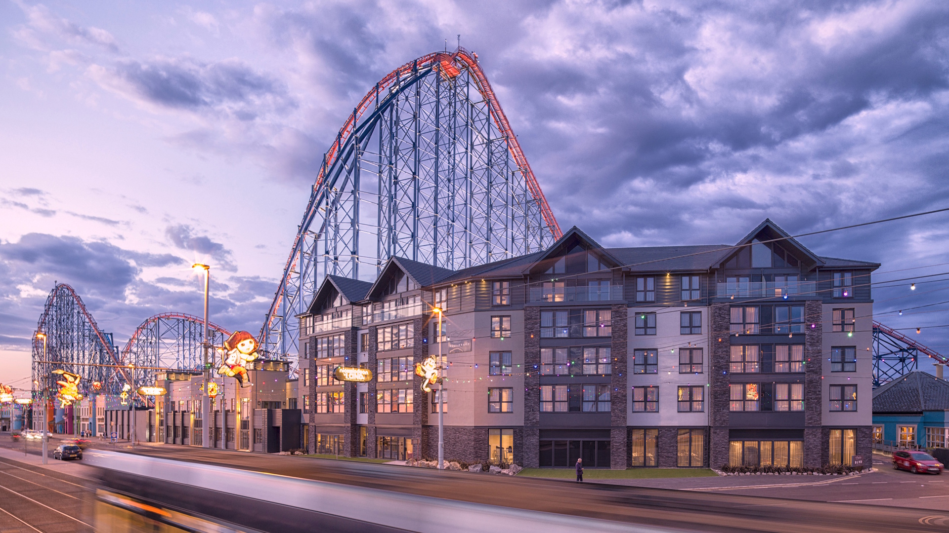 Blackpool Pleasure Beach - Boulevard at Pleasure Beach Resort